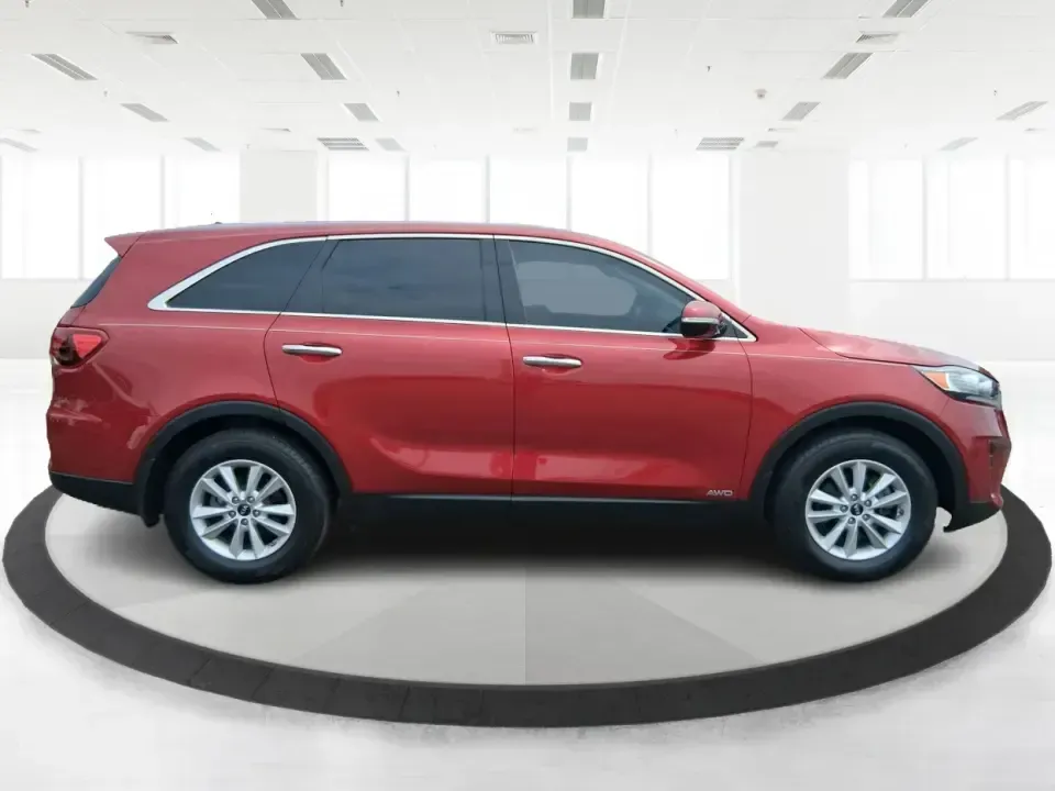 2019 Kia Sorento 2.4L LX (5XYPGDA32KG) with an 2.4L I-4 gasoline direct injection engine, 6A transmission, located at 1184 Kauffman Ave, Fairborn, OH, 45324, (937) 908-9800, 39.807072, -84.030914 - Pack up the kids, load the cooler, and head out for a weekend at John Bryan State Park or a day trip to the National Museum of the U.S. Air Force-this 2019 Kia Sorento LX is the kind of SUV that fits real life in Fairborn. With three-row flexibility, confident capability, and everyday comfort, it's - Photo#1