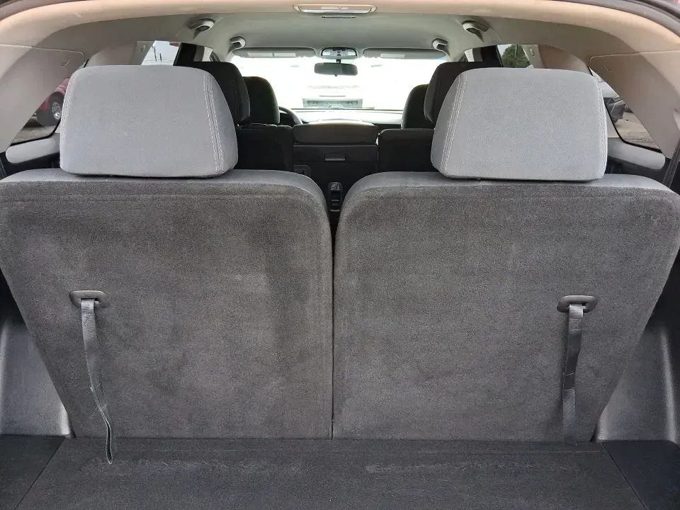 2019 Kia Sorento 2.4L LX (5XYPGDA32KG) with an 2.4L I-4 gasoline direct injection engine, 6A transmission, located at 1184 Kauffman Ave, Fairborn, OH, 45324, (937) 908-9800, 39.807072, -84.030914 - Pack up the kids, load the cooler, and head out for a weekend at John Bryan State Park or a day trip to the National Museum of the U.S. Air Force-this 2019 Kia Sorento LX is the kind of SUV that fits real life in Fairborn. With three-row flexibility, confident capability, and everyday comfort, it's - Photo#12