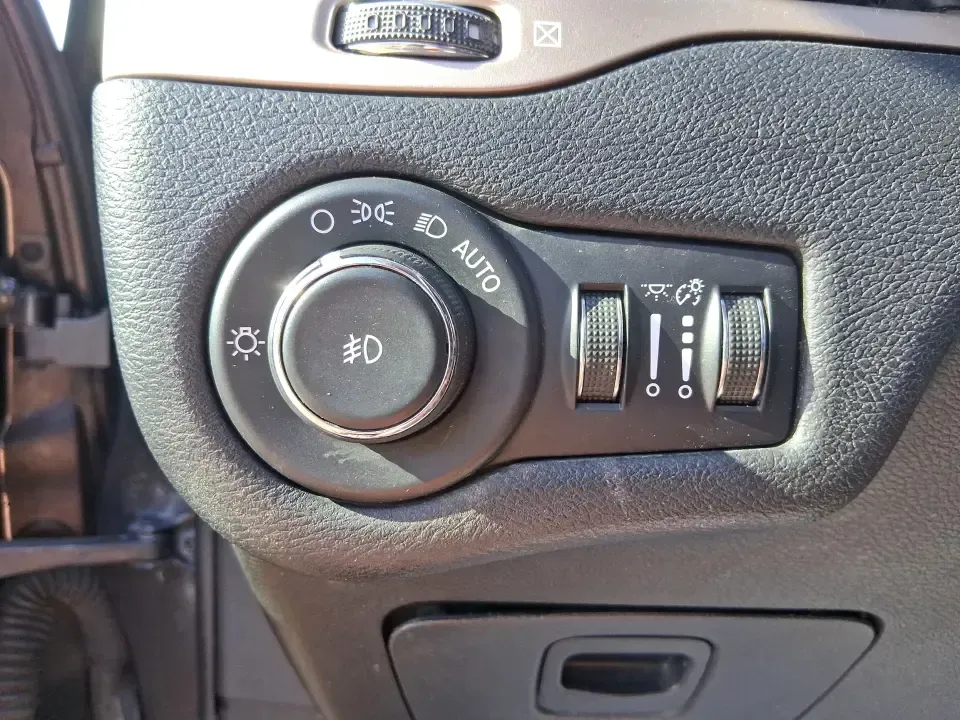 2016 Jeep Cherokee Altitude (1C4PJMCS7GW) with an 3.2L V6 DOHC 24V engine, 9-Speed Automatic transmission, located at 8750 N County Rd 25A, Piqua, OH, 45356, (937) 908-9800, 40.164391, -84.232513 - Pack up the kids, load the cooler, and point the hood toward Indian Lake or a fall weekend at the Piqua Heritage Festival-this 2016 Jeep Cherokee Altitude is the kind of SUV that fits real Ohio life. With confident 4WD/AWD capability, a strong 3.2L V6, and everyday comfort features, it's ideal for c - Photo#17