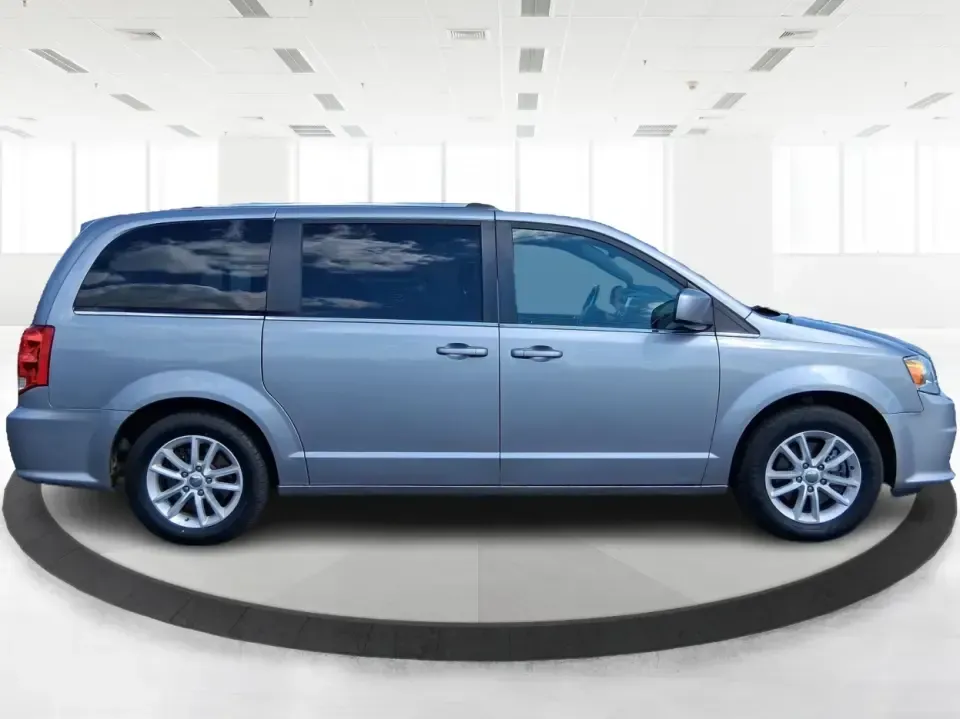 2018 Dodge Grand Caravan SXT (2C4RDGCG5JR) with an Pentastar 3.6L V-6 DOHC engine, 6A transmission, located at 880 E. National Road, Vandalia, OH, 45377, (937) 908-9800, 39.891918, -84.183594 - Road-trip weekends to Indian Lake, daily school drop-offs, and stress-free grocery runs-all get easier when you have a van built for real life. This 2018 Dodge Grand Caravan SXT in Billet Clearcoat is a smart pick for growing families, busy commuters traveling up and down I75, and budget-conscious b - Photo#1