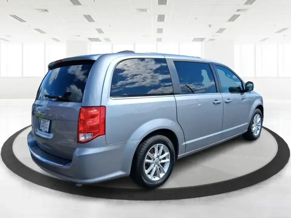 2018 Dodge Grand Caravan SXT (2C4RDGCG5JR) with an Pentastar 3.6L V-6 DOHC engine, 6A transmission, located at 880 E. National Road, Vandalia, OH, 45377, (937) 908-9800, 39.891918, -84.183594 - Road-trip weekends to Indian Lake, daily school drop-offs, and stress-free grocery runs-all get easier when you have a van built for real life. This 2018 Dodge Grand Caravan SXT in Billet Clearcoat is a smart pick for growing families, busy commuters traveling up and down I75, and budget-conscious b - Photo#2