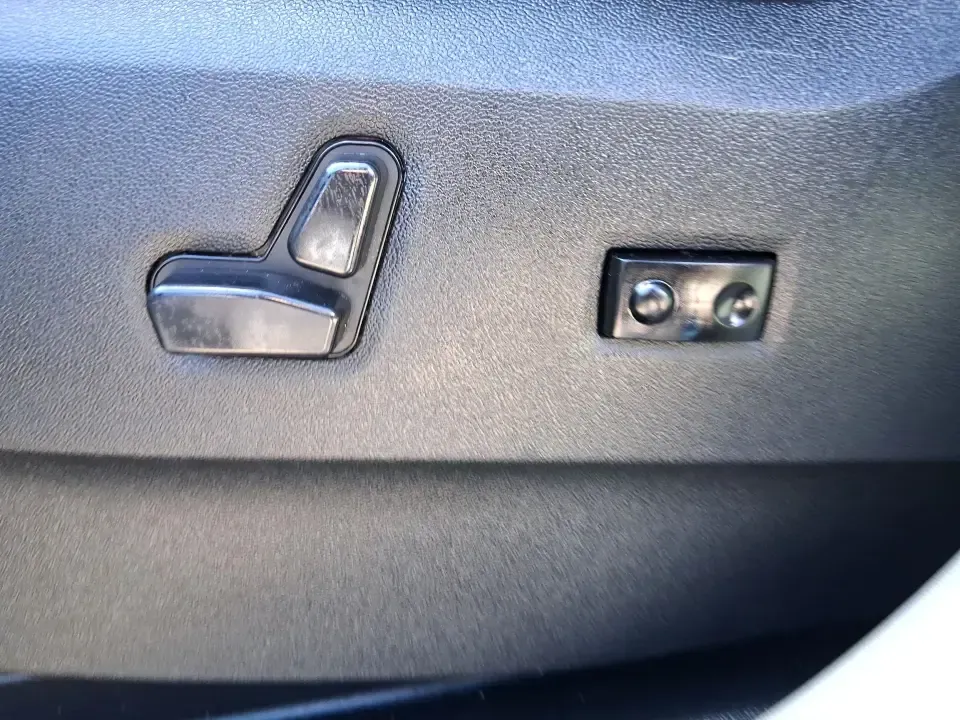 2018 Dodge Grand Caravan SXT (2C4RDGCG5JR) with an Pentastar 3.6L V-6 DOHC engine, 6A transmission, located at 880 E. National Road, Vandalia, OH, 45377, (937) 908-9800, 39.891918, -84.183594 - Road-trip weekends to Indian Lake, daily school drop-offs, and stress-free grocery runs-all get easier when you have a van built for real life. This 2018 Dodge Grand Caravan SXT in Billet Clearcoat is a smart pick for growing families, busy commuters traveling up and down I75, and budget-conscious b - Photo#18