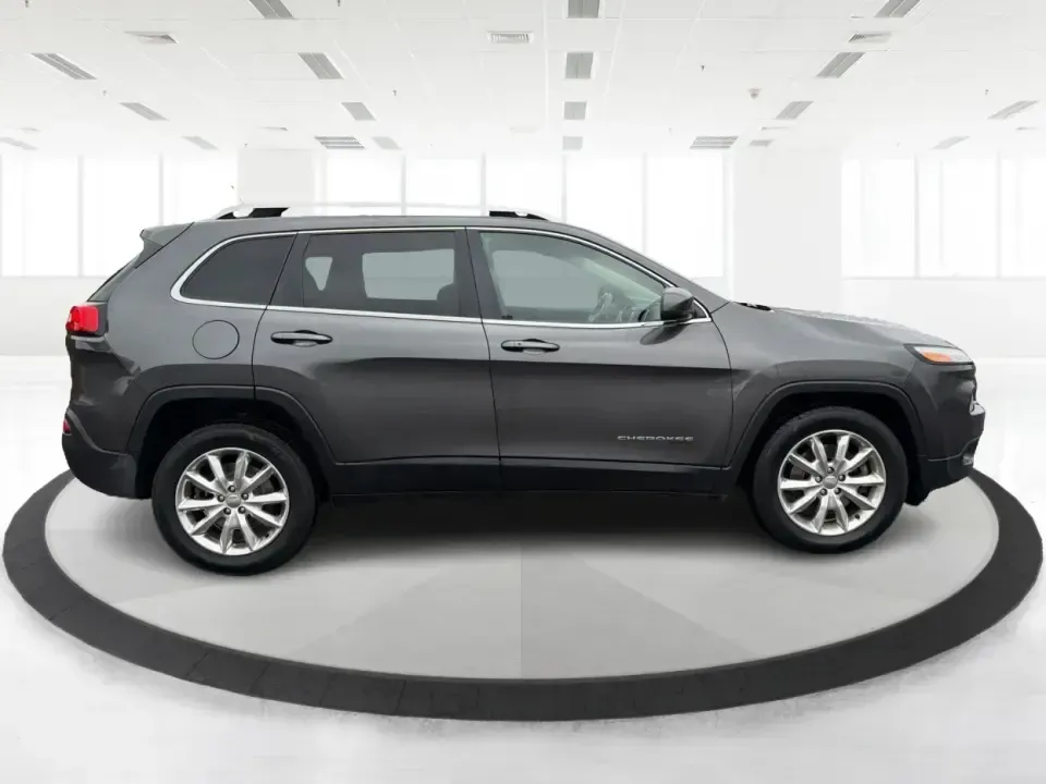 2015 Jeep Cherokee Limited (1C4PJMDS6FW) with an 3.2L V6 DOHC 24V engine, 9-Speed Automatic transmission, located at 4508 South Dixie Dr, Moraine, OH, 45439, (937) 908-9800, 39.689976, -84.218452 - Weekend escapes to John Bryan State Park, daily commutes down I70, or school-and-sports runs around Riverside-this 2015 Jeep Cherokee Limited is built for the kind of life that doesn't stay parked. With SUV comfort, confident capability, and upscale features, it's a smart fit for drivers who want on - Photo#1
