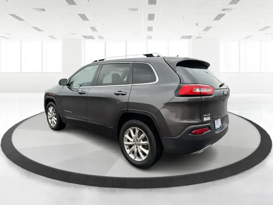 2015 Jeep Cherokee Limited (1C4PJMDS6FW) with an 3.2L V6 DOHC 24V engine, 9-Speed Automatic transmission, located at 4508 South Dixie Dr, Moraine, OH, 45439, (937) 908-9800, 39.689976, -84.218452 - Weekend escapes to John Bryan State Park, daily commutes down I70, or school-and-sports runs around Riverside-this 2015 Jeep Cherokee Limited is built for the kind of life that doesn't stay parked. With SUV comfort, confident capability, and upscale features, it's a smart fit for drivers who want on - Photo#4