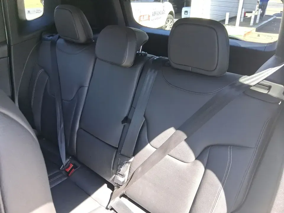 2015 Jeep Renegade Limited (ZACCJADT8FP) with an MultiAir2 Tigershark 2.4L I-4 variable valve contr engine, 9-Speed Automatic transmission, located at 401 Woodman Dr, Riverside, OH, 45431, (937) 908-9800, 39.760899, -84.123421 - Weekend plans, daily commutes, and last-minute road trips feel a lot easier when you've got a compact SUV that fits downtown parking spots but still has the confidence for I-675 and the back roads around the Miami Valley. This 2015 Jeep Renegade Limited is a smart pick for drivers who want SUV versa - Photo#10