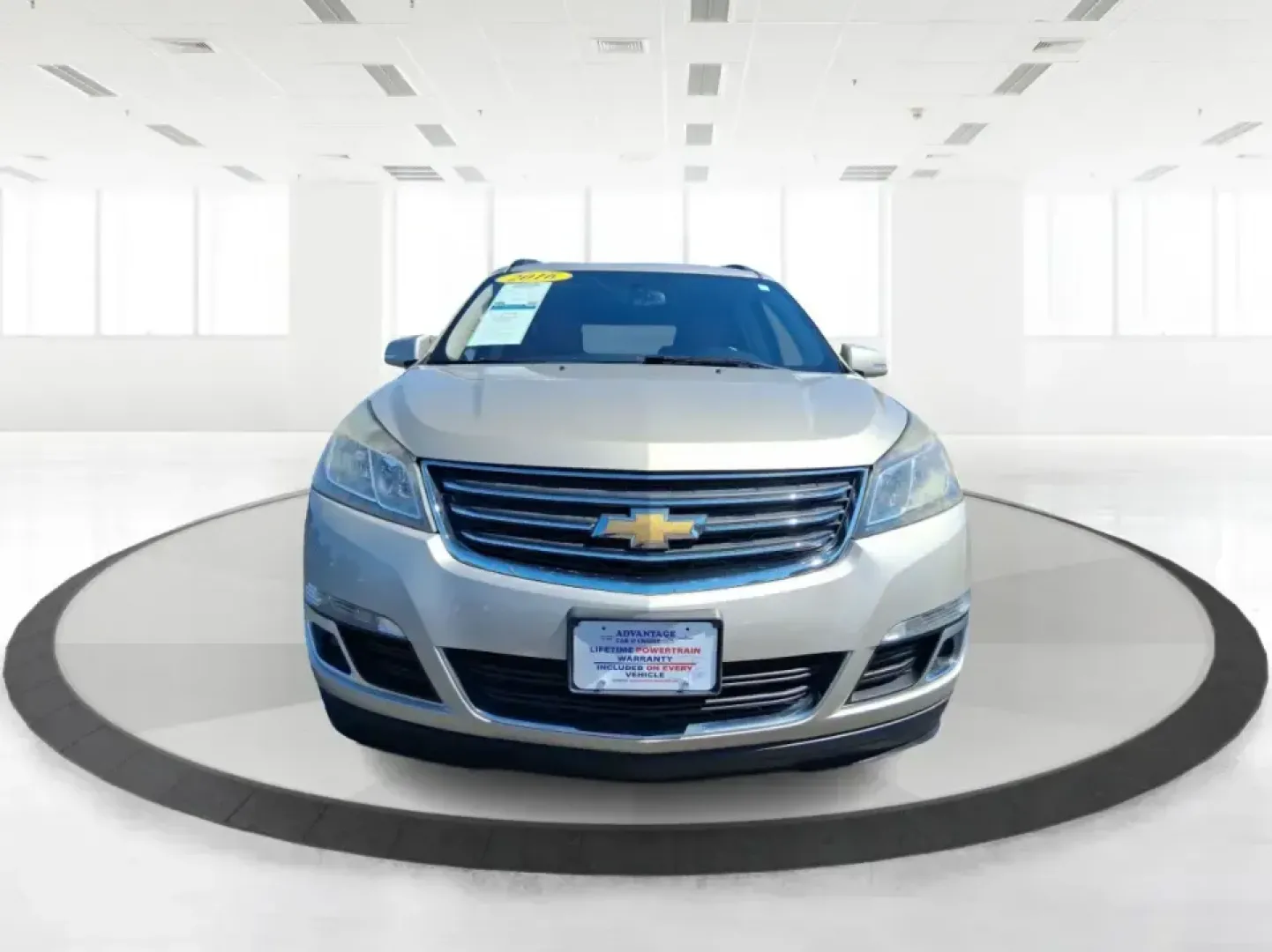2016 Chevrolet Traverse 2LT (1GNKVHKD6GJ) with an 3.6L V-6 gasoline direct injection engine, 6-Speed Automatic transmission, located at 1184 Kauffman Ave, Fairborn, OH, 45324, (937) 908-9800, 39.807072, -84.030914 - Big weekends, busy school mornings, and long commutes feel a lot easier when you've got a roomy SUV that can handle passengers, cargo, and Ohio weather in one comfortable package. This **2016 Chevrolet Traverse 2LT** is built for real life-whether you're shuttling kids to activities, heading out for - Photo#5