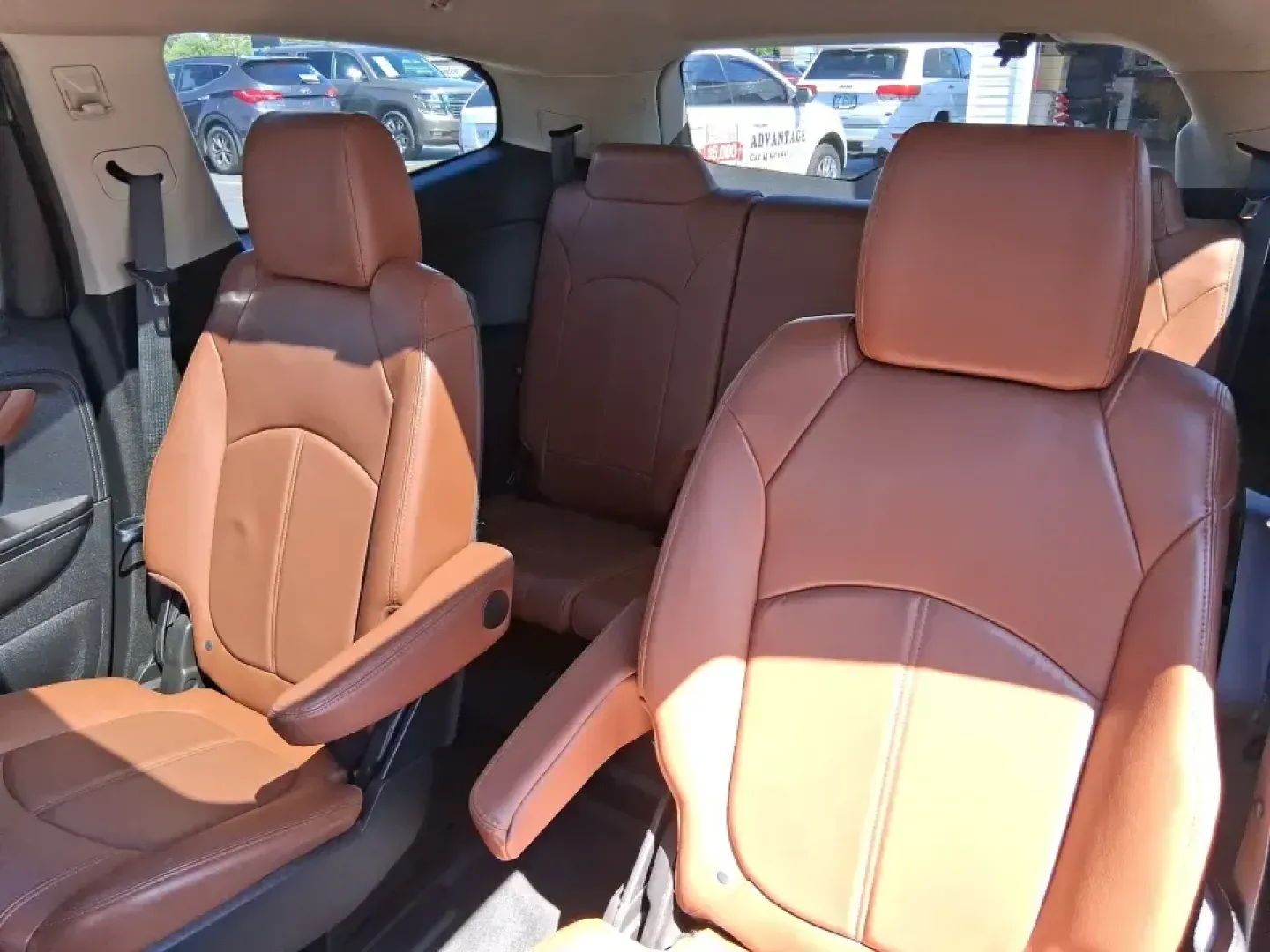 2016 Chevrolet Traverse 2LT (1GNKVHKD6GJ) with an 3.6L V-6 gasoline direct injection engine, 6-Speed Automatic transmission, located at 1184 Kauffman Ave, Fairborn, OH, 45324, (937) 908-9800, 39.807072, -84.030914 - Big weekends, busy school mornings, and long commutes feel a lot easier when you've got a roomy SUV that can handle passengers, cargo, and Ohio weather in one comfortable package. This **2016 Chevrolet Traverse 2LT** is built for real life-whether you're shuttling kids to activities, heading out for - Photo#9