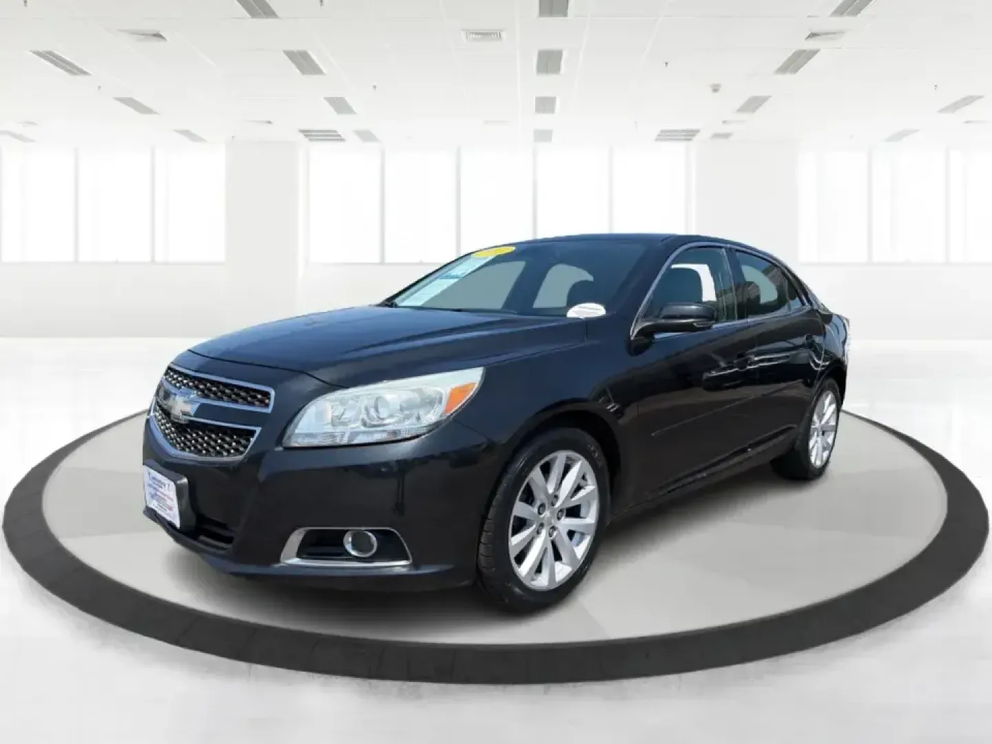 2013 Chevrolet Malibu 2LT (1G11E5SA0DF) with an ECOTEC 2.5L I-4 gasoline direct injection engine, 6-Speed Automatic transmission, located at 880 E. National Road, Vandalia, OH, 45377, (937) 908-9800, 39.891918, -84.183594 - Need a dependable sedan for the daily commute up I75, quick school drop-offs, and comfortable weekend drives to the Dayton Art Institute or a Dragons game? This 2013 Chevrolet Malibu 2LT in Black Granite Metallic fits the real-life routine of busy families, first-time buyers, and budget-conscious dr - Photo#8