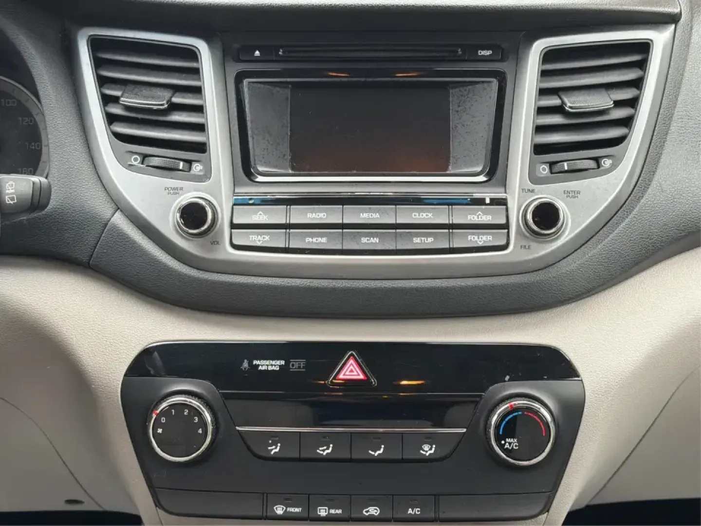 2018 Hyundai Tucson SE (KM8J2CA41JU) with an Nu 2L I-4 gasoline direct injection engine, 6A transmission, located at 4508 South Dixie Dr, Moraine, OH, 45439, (937) 908-9800, 39.689976, -84.218452 - Pack up the kids for a day at Carillon Historical Park, load camping gear for a weekend at Germantown MetroPark, or settle into a comfortable long commute down I-75-this 2018 Hyundai Tucson SE is the kind of compact SUV that fits real life in the Miami Valley. With its versatile SUV body style, conf- Photo#13
