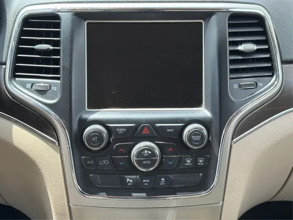 2015 Jeep Grand Cherokee Limited (1C4RJEBG4FC) with an 3.6L V6 DOHC 24V engine, 8-Speed Automatic transmission, located at 880 E. National Road, Vandalia, OH, 45377, (937) 908-9800, 39.891918, -84.183594 - Picture your next weekend: loading up the family for a day at Carillon Historical Park, cruising down I675 with the A/C keeping everyone comfortable, then heading out toward Eastwood MetroPark with plenty of cargo space for chairs, coolers, and gear. This 2015 Jeep Grand Cherokee Limited is the kind - Photo#13