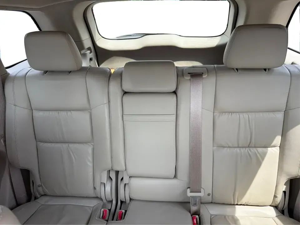 2015 Jeep Grand Cherokee Limited (1C4RJEBG4FC) with an 3.6L V6 DOHC 24V engine, 8-Speed Automatic transmission, located at 880 E. National Road, Vandalia, OH, 45377, (937) 908-9800, 39.891918, -84.183594 - Picture your next weekend: loading up the family for a day at Carillon Historical Park, cruising down I675 with the A/C keeping everyone comfortable, then heading out toward Eastwood MetroPark with plenty of cargo space for chairs, coolers, and gear. This 2015 Jeep Grand Cherokee Limited is the kind - Photo#14