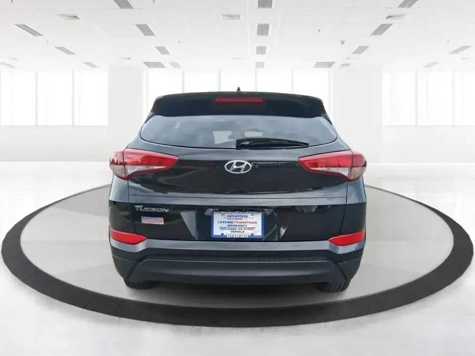 2018 Hyundai Tucson SEL (KM8J33A41JU) with an Nu 2L I-4 gasoline direct injection engine, 6A transmission, located at 1230 East Main St, Xenia, OH, 45385, (937) 908-9800, 39.688026, -83.910172 - Picture your next week: an easy school drop-off, a smooth commute down US-35, and a weekend escape to Caesar Creek with enough room for coolers, strollers, or hiking gear. This 2018 Hyundai Tucson SEL is the kind of compact SUV that fits real life in Xenia-practical for growing families, comfortable - Photo#3