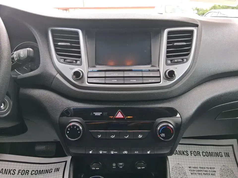 2018 Hyundai Tucson SEL (KM8J33A41JU) with an Nu 2L I-4 gasoline direct injection engine, 6A transmission, located at 1230 East Main St, Xenia, OH, 45385, (937) 908-9800, 39.688026, -83.910172 - Picture your next week: an easy school drop-off, a smooth commute down US-35, and a weekend escape to Caesar Creek with enough room for coolers, strollers, or hiking gear. This 2018 Hyundai Tucson SEL is the kind of compact SUV that fits real life in Xenia-practical for growing families, comfortable - Photo#13