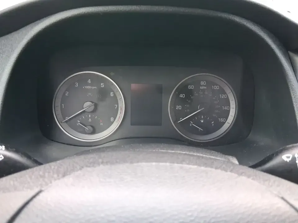 2018 Hyundai Tucson SEL (KM8J33A41JU) with an Nu 2L I-4 gasoline direct injection engine, 6A transmission, located at 1230 East Main St, Xenia, OH, 45385, (937) 908-9800, 39.688026, -83.910172 - Picture your next week: an easy school drop-off, a smooth commute down US-35, and a weekend escape to Caesar Creek with enough room for coolers, strollers, or hiking gear. This 2018 Hyundai Tucson SEL is the kind of compact SUV that fits real life in Xenia-practical for growing families, comfortable - Photo#15