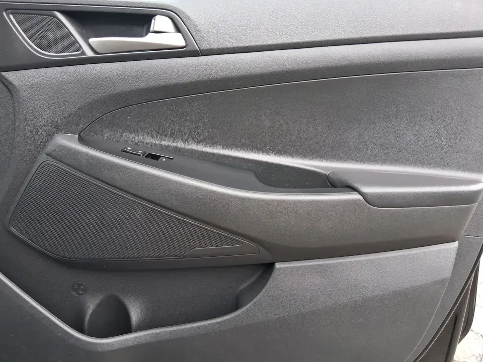 2018 Hyundai Tucson SEL (KM8J33A41JU) with an Nu 2L I-4 gasoline direct injection engine, 6A transmission, located at 1230 East Main St, Xenia, OH, 45385, (937) 908-9800, 39.688026, -83.910172 - Picture your next week: an easy school drop-off, a smooth commute down US-35, and a weekend escape to Caesar Creek with enough room for coolers, strollers, or hiking gear. This 2018 Hyundai Tucson SEL is the kind of compact SUV that fits real life in Xenia-practical for growing families, comfortable - Photo#19
