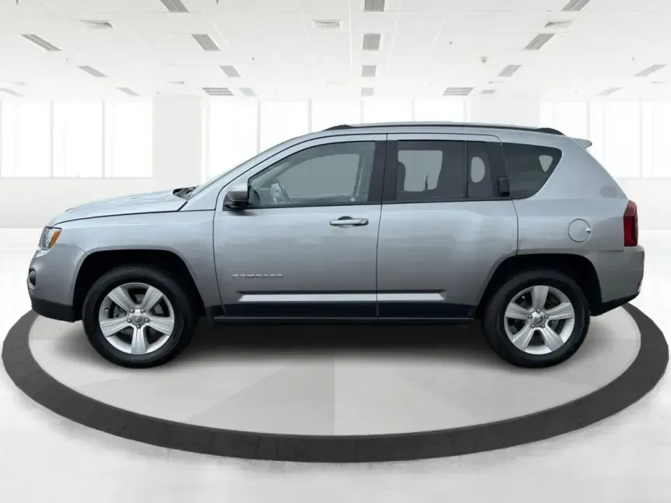 2017 Jeep Compass Latitude 4x4 (1C4NJDEB6HD) with an 2.4L I-4 DOHC engine, 6A transmission, located at 401 Woodman Dr, Riverside, OH, 45431, (937) 908-9800, 39.760899, -84.123421 - Weekday commute down Woodman Dr, weekend escapes to Eastwood MetroPark, and family errands around The Greene-this 2017 Jeep Compass Latitude 4x4 is built for the Riverside, Ohio lifestyle when you want SUV versatility without giving up everyday comfort. Finished in Billet Silver Metallic Clearcoat, - Photo#5