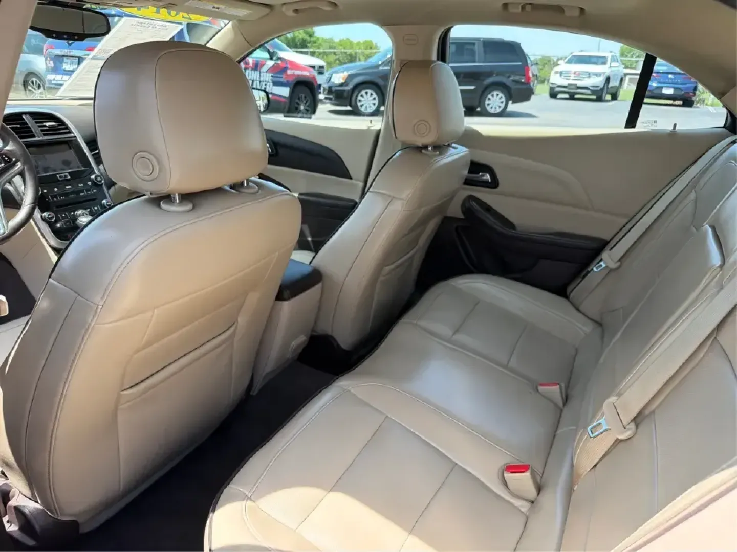 2014 Chevrolet Malibu 1TZ (1G11H5SL5EF) with an 2.5L L4 DOHC 16V engine, 6-Speed Automatic transmission, located at 401 Woodman Dr, Riverside, OH, 45431, (937) 908-9800, 39.760899, -84.123421 - Need a dependable sedan for the daily commute to Wright-Patterson AFB, quick errands down Woodman Dr, or comfortable weekend drives along I-675? This 2014 Chevrolet Malibu 1LZ in eye-catching Atlantis Blue Metallic fits real-life routines-school drop-offs, long commutes, and budget-friendly road tri - Photo#10