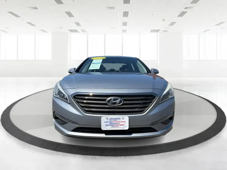 2015 Hyundai Sonata Limited (5NPE34AF9FH) with an 2.4L I-4 gasoline direct injection engine, 6-Speed Automatic transmission, located at 1184 Kauffman Ave, Fairborn, OH, 45324, (937) 908-9800, 39.807072, -84.030914 - Need a comfortable, tech-savvy sedan that makes the daily commute to Wright-Patterson AFB, a quick run down I-675, or a weekend drive to Yellow Springs feel like an upgrade-without stepping into a brand-new payment? This 2015 Hyundai Sonata Limited is built for real life in Fairborn: smooth on long - Photo#7