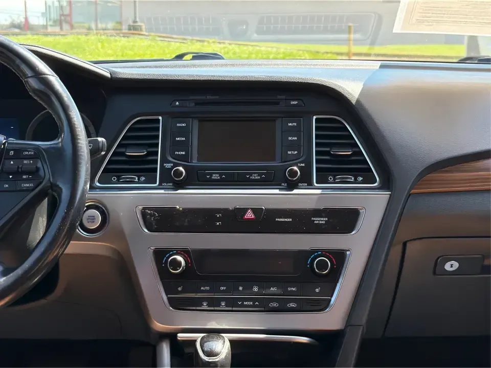 2015 Hyundai Sonata Limited (5NPE34AF9FH) with an 2.4L I-4 gasoline direct injection engine, 6-Speed Automatic transmission, located at 1184 Kauffman Ave, Fairborn, OH, 45324, (937) 908-9800, 39.807072, -84.030914 - Need a comfortable, tech-savvy sedan that makes the daily commute to Wright-Patterson AFB, a quick run down I-675, or a weekend drive to Yellow Springs feel like an upgrade-without stepping into a brand-new payment? This 2015 Hyundai Sonata Limited is built for real life in Fairborn: smooth on long - Photo#13