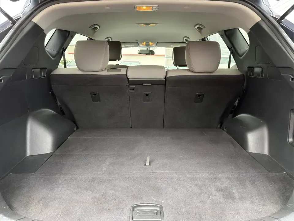 2015 Hyundai Santa Fe 2.4L (5XYZTDLB6FG) with an Theta II 2.4L I-4 gasoline direct injection engine, 6-Speed Automatic transmission, located at 401 Woodman Dr, Riverside, OH, 45431, (937) 908-9800, 39.760899, -84.123421 - Need one SUV that can handle school drop-offs, weekday commutes, and the occasional weekend escape to Eastwood MetroPark or a day trip down I-75? This 2015 Hyundai Santa Fe 2.4L in Mineral Gray fits that real-life rhythm with confident SUV versatility, family-friendly space, and comfort features tha - Photo#12