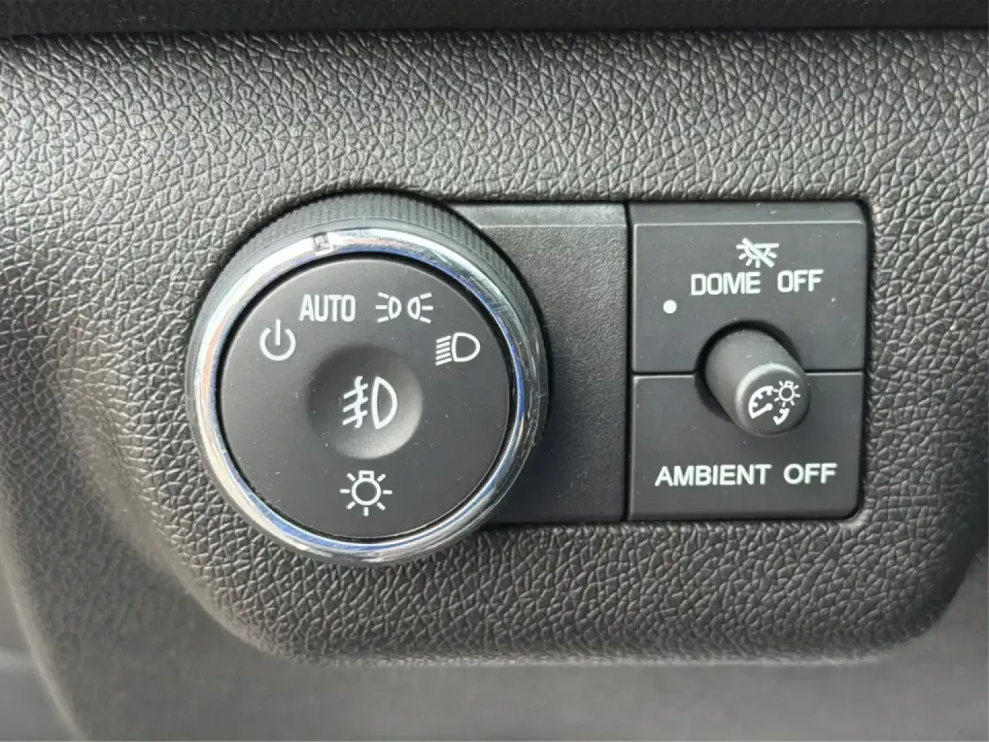 2017 Chevrolet Traverse 2LT (1GNKVHKD5HJ) with an 3.6L V-6 gasoline direct injection engine, 6A transmission, located at 1951 S Dayton Lakeview Rd., New Carlisle, OH, 45344, (937) 908-9800, 39.890999, -84.050255 - Big weekend plans, a growing family, or a daily commute that demands space and comfort? This 2017 Chevrolet Traverse 2LT is the kind of SUV that fits real life in Riverside-ready for school drop-offs, Costco runs, and road trips out toward Hocking Hills with room for friends, gear, and everyone's sn - Photo#16