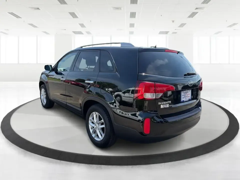 2014 Kia Sorento LX (5XYKT3A68EG) with an 2.4L I-4 gasoline direct injection engine, 6-Speed Automatic transmission, located at 1099 N County Rd 25A, Troy, OH, 45373, (937) 908-9800, 40.057079, -84.212883 - Need an SUV that fits real life in Troy-school drop-offs, a long commute down I-75, and weekend runs to Charleston Falls Preserve or a day around Downtown Troy? This 2014 Kia Sorento LX in Ebony Black is a practical, road-trip-ready SUV that balances everyday comfort with the kind of space and versa - Photo#4