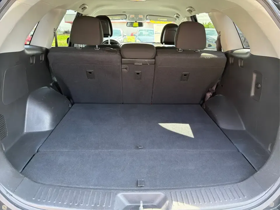 2014 Kia Sorento LX (5XYKT3A68EG) with an 2.4L I-4 gasoline direct injection engine, 6-Speed Automatic transmission, located at 1099 N County Rd 25A, Troy, OH, 45373, (937) 908-9800, 40.057079, -84.212883 - Need an SUV that fits real life in Troy-school drop-offs, a long commute down I-75, and weekend runs to Charleston Falls Preserve or a day around Downtown Troy? This 2014 Kia Sorento LX in Ebony Black is a practical, road-trip-ready SUV that balances everyday comfort with the kind of space and versa - Photo#12