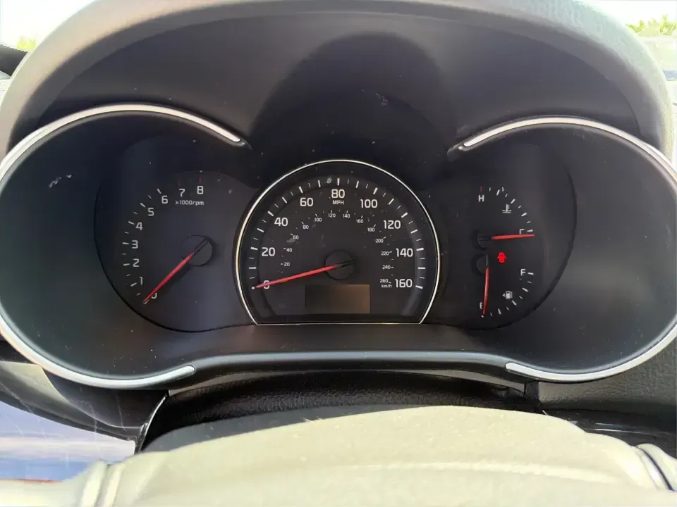 2014 Kia Sorento LX (5XYKT3A68EG) with an 2.4L I-4 gasoline direct injection engine, 6-Speed Automatic transmission, located at 1099 N County Rd 25A, Troy, OH, 45373, (937) 908-9800, 40.057079, -84.212883 - Need an SUV that fits real life in Troy-school drop-offs, a long commute down I-75, and weekend runs to Charleston Falls Preserve or a day around Downtown Troy? This 2014 Kia Sorento LX in Ebony Black is a practical, road-trip-ready SUV that balances everyday comfort with the kind of space and versa - Photo#15