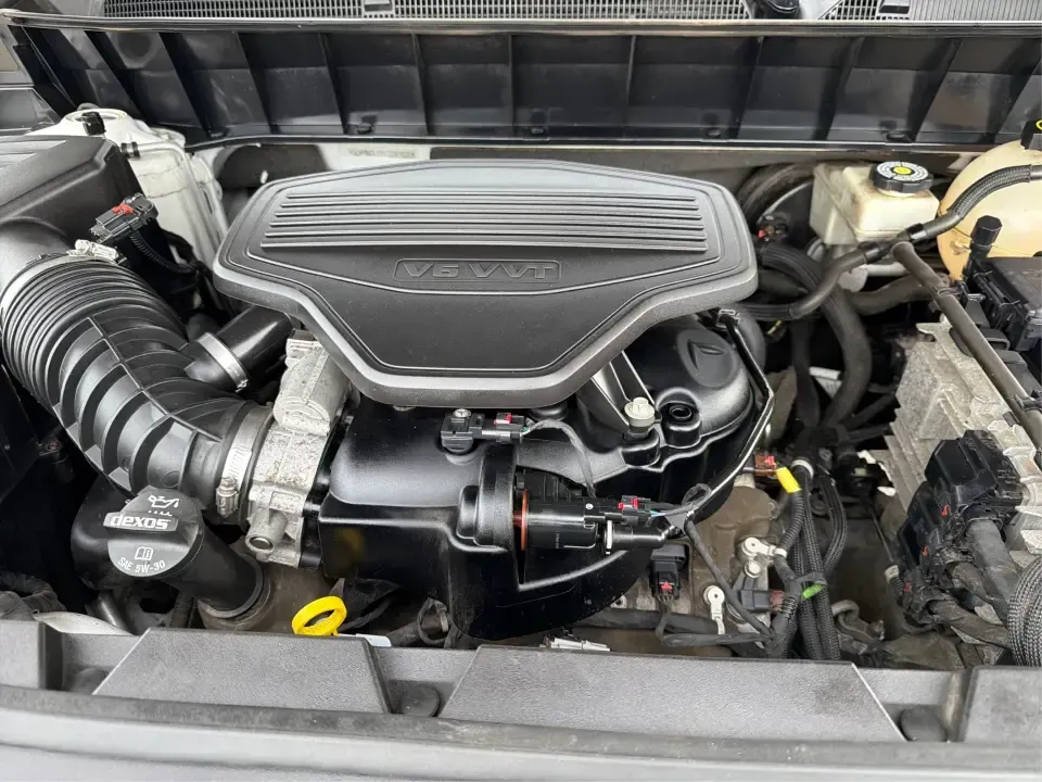 2017 GMC Acadia SLE-2 (1GKKNSLS1HZ) with an 2.5L L4 DOHC 16V engine, 6A transmission, located at 1099 N County Rd 25A, Troy, OH, 45373, (937) 908-9800, 40.057079, -84.212883 - Ready for a busy family week in Troy and a weekend escape to Hocking Hills? This 2017 GMC Acadia SLE-2 is the kind of midsize SUV that fits real life-school drop-offs, grocery runs, long commutes down I-75, and road trips with friends-while giving you the confidence of available traction and the pra - Photo#11