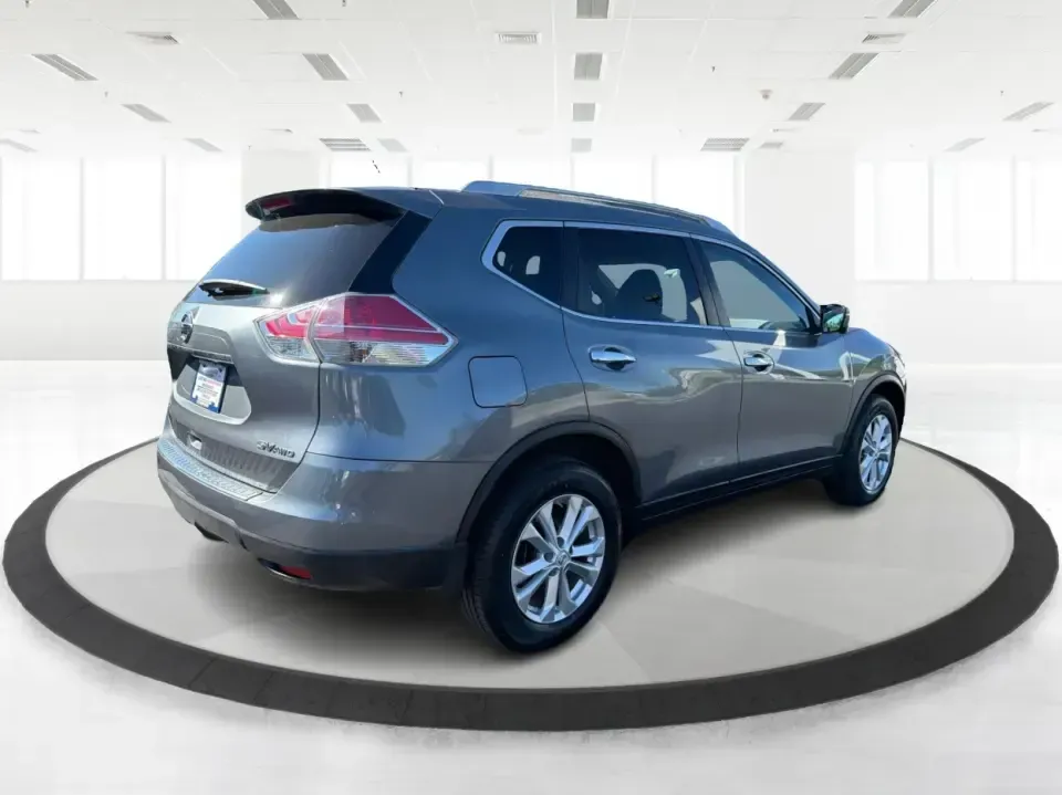 2015 Nissan Rogue SV (5N1AT2MVXFC) with an 2.5L I-4 DOHC engine, Continuously Variable Transmission transmission, located at 4508 South Dixie Dr, Moraine, OH, 45439, (937) 908-9800, 39.689976, -84.218452 - Whether you're juggling school drop-offs, commuting down I-75, or planning a weekend escape to Cox Arboretum or the RiverScape MetroPark, this 2015 Nissan Rogue SV is the kind of compact SUV that fits real life in Moraine. With available all-weather capability, flexible seating, and everyday comfort - Photo#2