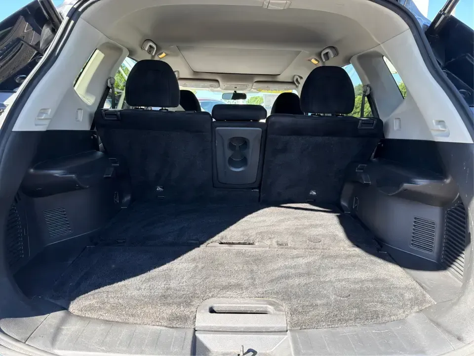 2015 Nissan Rogue SV (5N1AT2MVXFC) with an 2.5L I-4 DOHC engine, Continuously Variable Transmission transmission, located at 4508 South Dixie Dr, Moraine, OH, 45439, (937) 908-9800, 39.689976, -84.218452 - Whether you're juggling school drop-offs, commuting down I-75, or planning a weekend escape to Cox Arboretum or the RiverScape MetroPark, this 2015 Nissan Rogue SV is the kind of compact SUV that fits real life in Moraine. With available all-weather capability, flexible seating, and everyday comfort - Photo#12