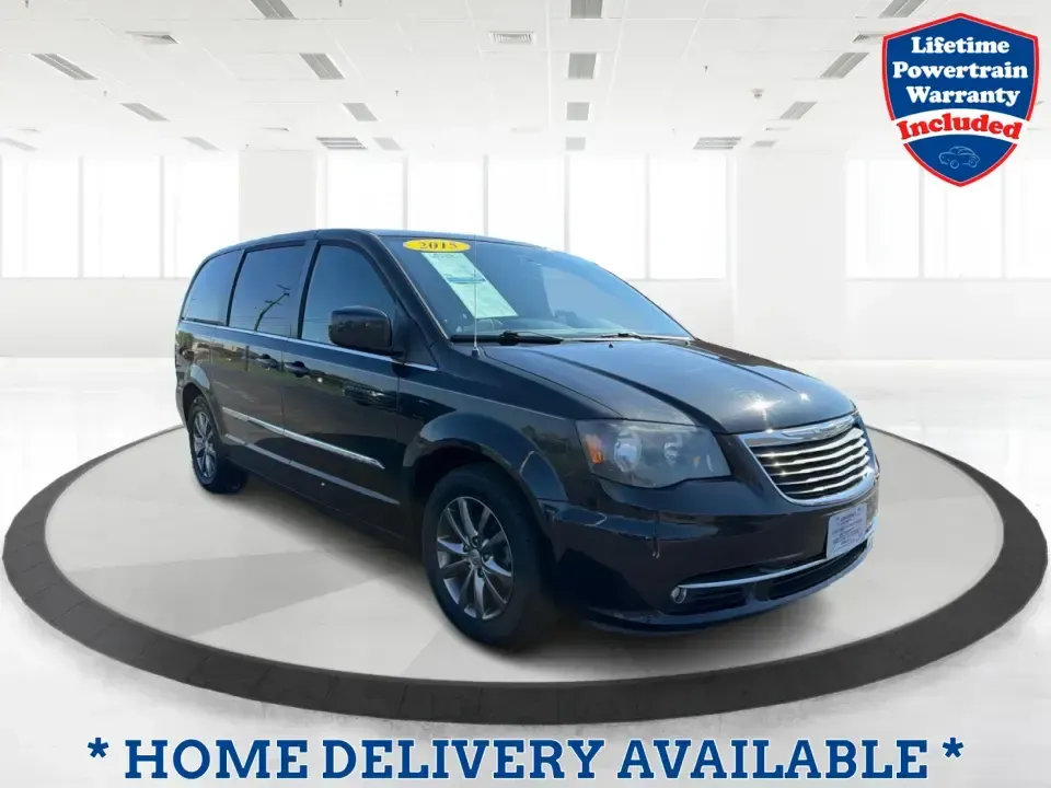 2015 Chrysler Town & Country S's photo