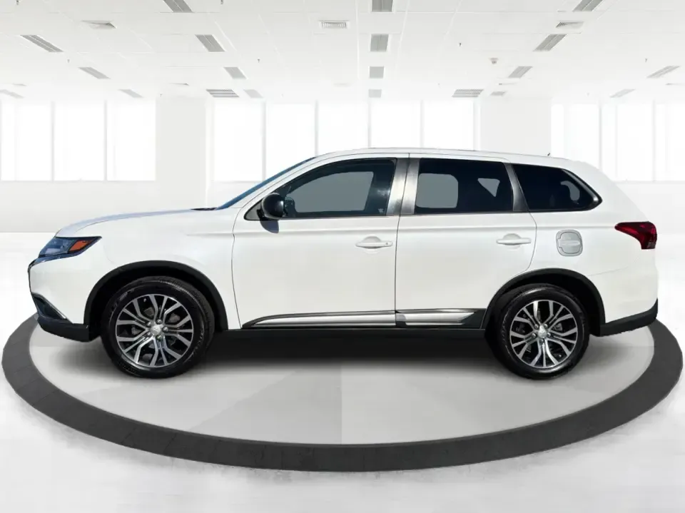 2016 Mitsubishi Outlander ES (JA4AD2A30GZ) with an 2.4L I-4 variable valve control engine, CVT transmission, located at 8750 N County Rd 25A, Piqua, OH, 45356, (937) 908-9800, 40.164391, -84.232513 - Weekend road trips to Indian Lake, daily commutes down I75, or shuttling kids between practice and school-this 2016 Mitsubishi Outlander ES is built for real-life schedules in and around Piqua, Ohio. Finished in Diamond White Pearl, this versatile SUV blends family-friendly space with easy-to-live-w - Photo#5