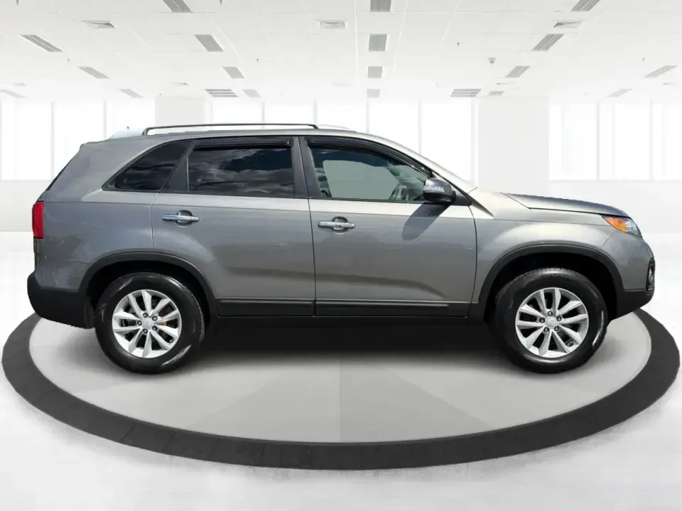 2013 Kia Sorento LX 2WD (5XYKT3A69DG) with an 2.4L L4 DOHC 16V engine, 6-Speed Automatic transmission, located at 8750 N County Rd 25A, Piqua, OH, 45356, (937) 908-9800, 40.164391, -84.232513 - Pack up the kids, load the cooler, and point your weekend plans toward Indian Lake or a quick getaway down I-75-this 2013 Kia Sorento LX 2WD is the kind of practical SUV that fits real life in Piqua. With roomy seating, flexible cargo space, and everyday comfort, it's a smart pick for growing famili - Photo#1