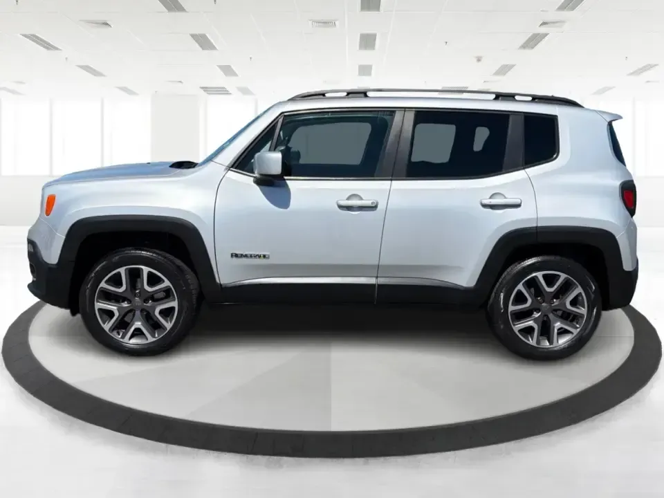 2015 Jeep Renegade Latitude (ZACCJBBT5FP) with an 2.4L L4 engine, 6-Speed Manual transmission, located at 1230 East Main St, Xenia, OH, 45385, (937) 908-9800, 39.688026, -83.910172 - Weekend adventures, snowy commutes, and day-to-day errands around Greene County feel a lot more fun when you're driving something that's compact, capable, and easy to live with. This 2015 Jeep Renegade Latitude is built for drivers who want SUV versatility without the full-size footprint-perfect for - Photo#5