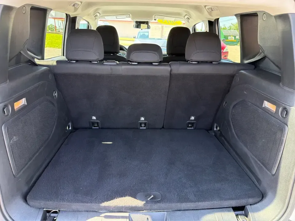 2015 Jeep Renegade Latitude (ZACCJBBT5FP) with an 2.4L L4 engine, 6-Speed Manual transmission, located at 1230 East Main St, Xenia, OH, 45385, (937) 908-9800, 39.688026, -83.910172 - Weekend adventures, snowy commutes, and day-to-day errands around Greene County feel a lot more fun when you're driving something that's compact, capable, and easy to live with. This 2015 Jeep Renegade Latitude is built for drivers who want SUV versatility without the full-size footprint-perfect for - Photo#12
