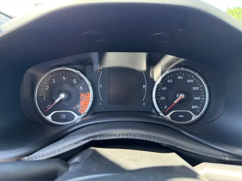 2015 Jeep Renegade Latitude (ZACCJBBT5FP) with an 2.4L L4 engine, 6-Speed Manual transmission, located at 1230 East Main St, Xenia, OH, 45385, (937) 908-9800, 39.688026, -83.910172 - Weekend adventures, snowy commutes, and day-to-day errands around Greene County feel a lot more fun when you're driving something that's compact, capable, and easy to live with. This 2015 Jeep Renegade Latitude is built for drivers who want SUV versatility without the full-size footprint-perfect for - Photo#15