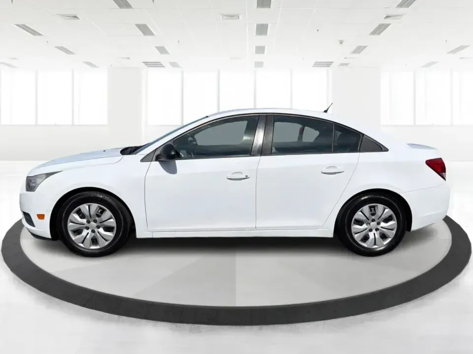 2014 Chevrolet Cruze LS Auto (1G1PA5SG0E7) with an ECOTEC 1.8L I-4 DOHC engine, 6-Speed Automatic transmission, located at 401 Woodman Dr, Riverside, OH, 45431, (937) 908-9800, 39.760899, -84.123421 - Picture your next week in Riverside: an easy I675 commute to Wright-Patterson AFB, quick grocery runs near Airway Shopping Center, and a comfortable weekend drive down Woodman Dr toward Downtown Dayton-without stretching your budget. This 2014 Chevrolet Cruze LS Auto is a smart, practical sedan for - Photo#5