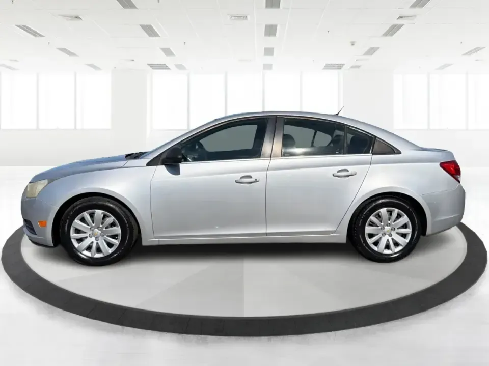 2011 Chevrolet Cruze LS (1G1PC5SH6B7) with an Ecotec 1.8L I-4 DOHC engine, 6-Speed Automatic transmission, located at 8750 N County Rd 25A, Piqua, OH, 45356, (937) 908-9800, 40.164391, -84.232513 - **Drive Your Future with Confidence: 2011 Chevrolet Cruze 2LS at Aero Motors, Inc.**<br /> <br /> Are you in the market for a reliable sedan that combines style, comfort, and efficiency? Look no further than the 2011 Chevrolet Cruze 2LS, now available at Aero Motors, Inc. in Essex, MD! This vehicle - Photo#5
