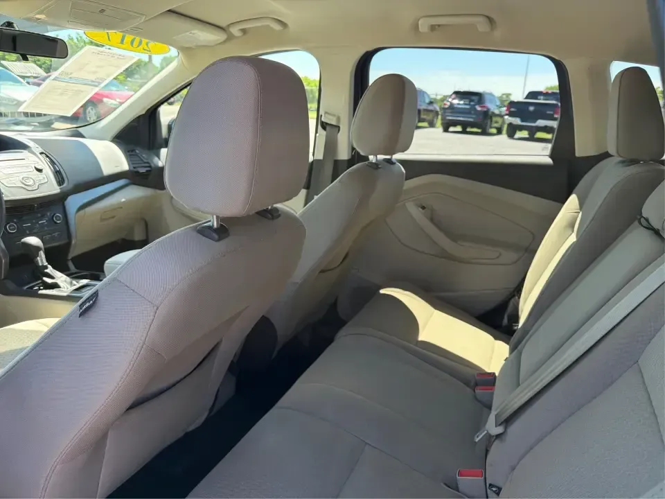 2017 Ford Escape SE (1FMCU0GD2HU) with an 1.5L L4 DOHC 16V engine, 6A transmission, located at 880 E. National Road, Vandalia, OH, 45377, (937) 908-9800, 39.891918, -84.183594 - Picture your next week in Vandalia: weekday commutes down E. National Road and I75, school drop-offs, quick grocery runs near the Dayton International Airport area, and a weekend escape to Taylorsville MetroPark or a day out at the Montgomery County Fairgrounds. This 2017 Ford Escape SE is built for - Photo#10