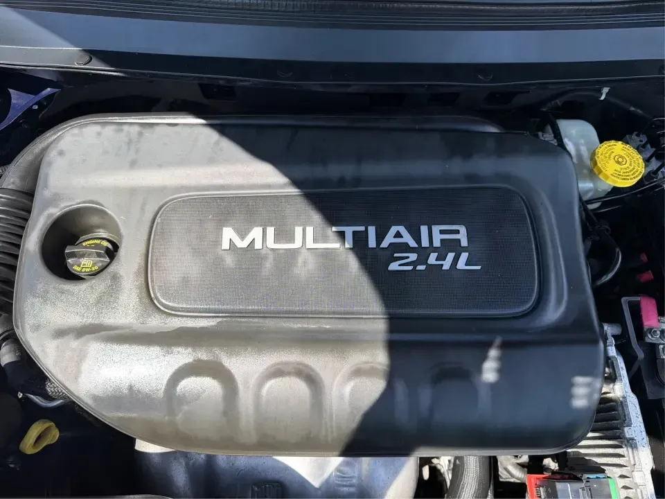 2016 Jeep Cherokee Limited 4WD (1C4PJMDB9GW) with an 2.4L L4 DOHC 16V engine, 9A transmission, located at 1099 N County Rd 25A, Troy, OH, 45373, (937) 908-9800, 40.057079, -84.212883 - Picture your next weekend: loading up the family for a quick trip to Charleston Falls Preserve, cruising out toward Taylorsville MetroPark, or taking the scenic backroads around Troy with confident four-wheel-drive capability and premium comfort. This 2016 Jeep Cherokee Limited 4WD in standout True- Photo#11