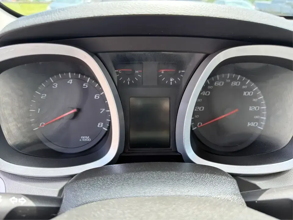 2013 Chevrolet Equinox 1LT (2GNFLEE3XD6) with an 3.6L V6 DOHC 24V engine, 6-Speed Automatic transmission, located at 1230 East Main St, Xenia, OH, 45385, (937) 908-9800, 39.688026, -83.910172 - Weekend getaways to John Bryan State Park, daily commutes down US35, or hauling sports gear across Greene County-this 2013 Chevrolet Equinox 1LT is the kind of SUV that fits real life in Xenia. With confident 4WD/AWD capability, a strong 3.6L V6 DOHC 24V engine, and a practical cabin, it's a smart p - Photo#15