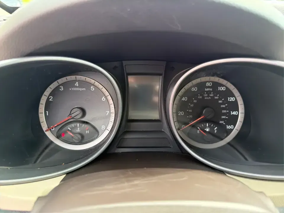 2014 Hyundai Santa Fe 2.4L (5XYZUDLB0EG) with an Theta II 2.4L I-4 gasoline direct injection engine, 6-Speed Automatic transmission, located at 4508 South Dixie Dr, Moraine, OH, 45439, (937) 908-9800, 39.689976, -84.218452 - Weekend road trips to Carillon Historical Park, snowy school-drop mornings, and everyday commuting down I75 or South Dixie Drive feel a lot easier when you've got a roomy SUV with confident traction and family-friendly comfort. This **2014 Hyundai Santa Fe 2.4L** in eye-catching **Cabo Bronze** is b - Photo#15