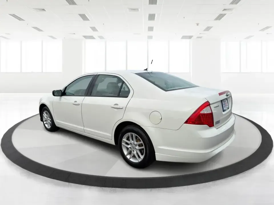 2012 Ford Fusion S (3FAHP0GA0CR) with an 2.5L I-4 DOHC engine, located at 1099 N County Rd 25A, Troy, OH, 45373, (937) 908-9800, 40.057079, -84.212883 - Need a reliable commuter that still feels comfortable for weekend errands, school drop-offs, and those quick road trips up I75? This 2012 Ford Fusion S is a smart, budget-friendly sedan for life in and around Troy-easy to park downtown, smooth on longer drives toward Dayton, and practical for everyd - Photo#4