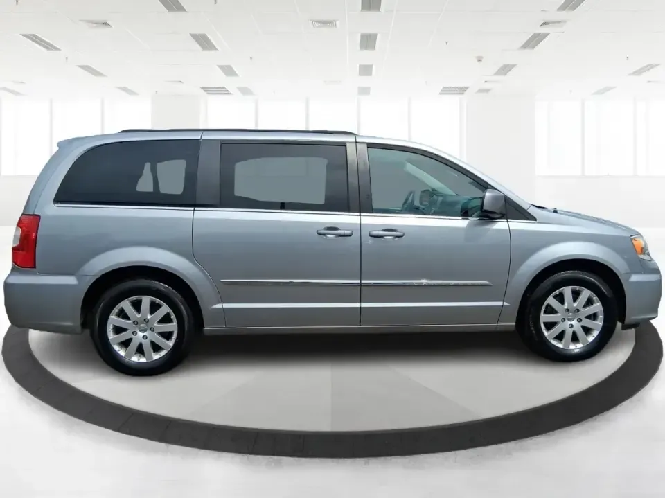 2016 Chrysler Town and Country Touring (2C4RC1BG4GR) with an Pentastar 3.6L V-6 DOHC engine, 6A transmission, located at 1184 Kauffman Ave, Fairborn, OH, 45324, (937) 908-9800, 39.807072, -84.030914 - Load up the kids, the cooler, and everyone's weekend plans-this 2016 Chrysler Town and Country Touring is the kind of family-ready van that makes school drop-offs, long commutes, and I-675 road trips feel a whole lot easier. With its versatile seating and comfort-focused features, it's a smart pic - Photo#1