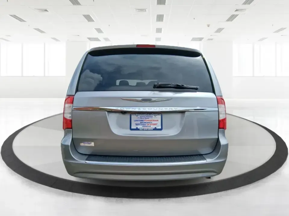 2016 Chrysler Town and Country Touring (2C4RC1BG4GR) with an Pentastar 3.6L V-6 DOHC engine, 6A transmission, located at 1184 Kauffman Ave, Fairborn, OH, 45324, (937) 908-9800, 39.807072, -84.030914 - Load up the kids, the cooler, and everyone's weekend plans-this 2016 Chrysler Town and Country Touring is the kind of family-ready van that makes school drop-offs, long commutes, and I-675 road trips feel a whole lot easier. With its versatile seating and comfort-focused features, it's a smart pic - Photo#3