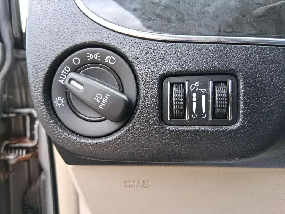 2016 Chrysler Town and Country Touring (2C4RC1BG4GR) with an Pentastar 3.6L V-6 DOHC engine, 6A transmission, located at 1184 Kauffman Ave, Fairborn, OH, 45324, (937) 908-9800, 39.807072, -84.030914 - Load up the kids, the cooler, and everyone's weekend plans-this 2016 Chrysler Town and Country Touring is the kind of family-ready van that makes school drop-offs, long commutes, and I-675 road trips feel a whole lot easier. With its versatile seating and comfort-focused features, it's a smart pic - Photo#17
