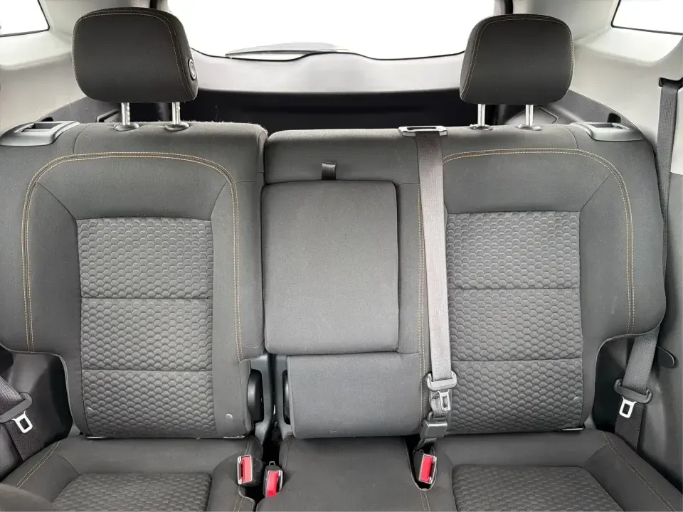 2019 GMC Terrain SLE (3GKALMEV8KL) with an 1.4L L4 DOHC 16V TURBO engine, 6A transmission, located at 880 E. National Road, Vandalia, OH, 45377, (937) 908-9800, 39.891918, -84.183594 - Picture your next week: a smooth commute down I75, a quick grocery run near the Dayton International Airport, and a weekend escape to local favorites like the National Museum of the U.S. Air Force or a stroll around nearby Englewood MetroPark. The 2019 GMC Terrain SLE makes that lifestyle easy to pi - Photo#14
