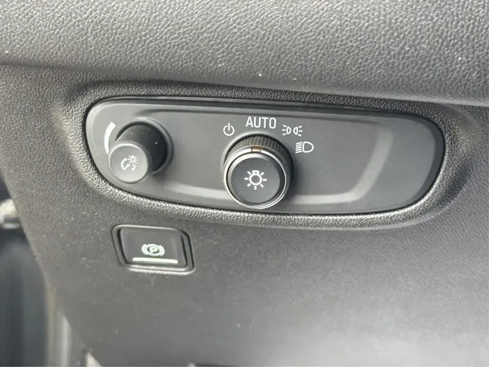 2019 GMC Terrain SLE (3GKALMEV8KL) with an 1.4L L4 DOHC 16V TURBO engine, 6A transmission, located at 880 E. National Road, Vandalia, OH, 45377, (937) 908-9800, 39.891918, -84.183594 - Picture your next week: a smooth commute down I75, a quick grocery run near the Dayton International Airport, and a weekend escape to local favorites like the National Museum of the U.S. Air Force or a stroll around nearby Englewood MetroPark. The 2019 GMC Terrain SLE makes that lifestyle easy to pi - Photo#17