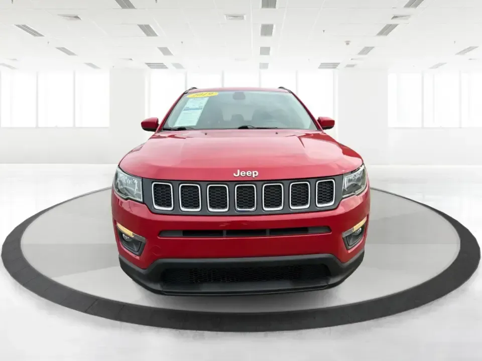 2019 Jeep Compass Latitude 4x4 (3C4NJDBB9KT) with an 2.4L L4 DOHC 16V engine, located at 1951 S Dayton Lakeview Rd., New Carlisle, OH, 45344, (937) 908-9800, 39.890999, -84.050255 - Whether you're commuting from New Carlisle to Dayton, loading up for a family weekend at George Rogers Clark Park, or chasing fall colors along OH-235 and I-70, this 2019 Jeep Compass Latitude 4x4 is built for real life-comfortable for the daily grind, confident when the weather turns, and versatile - Photo#7